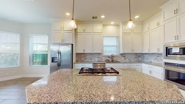 11907 HOLLERING PASS Schertz, TX 78154