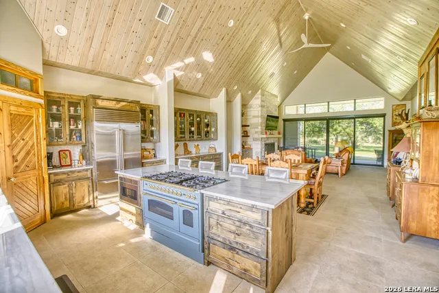 166 CYPRESS FALLS RD Utopia, TX 78884