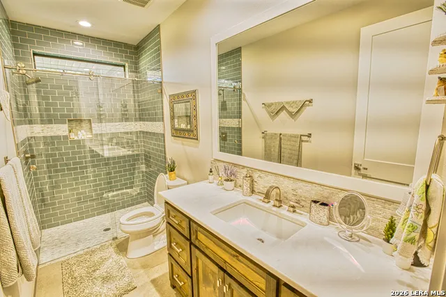 166 CYPRESS FALLS RD Utopia, TX 78884