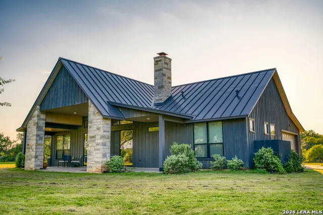 166 CYPRESS FALLS RD Utopia, TX 78884