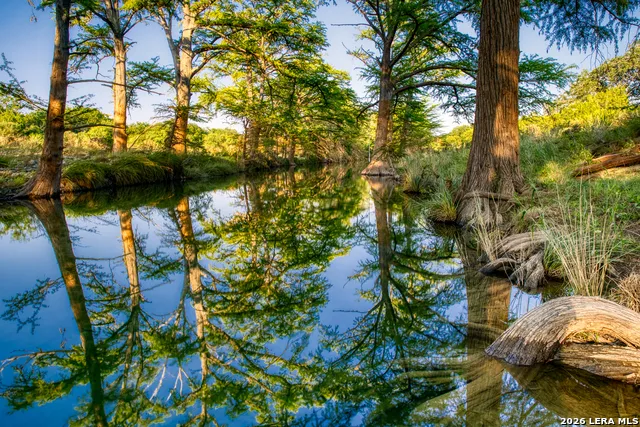 166 CYPRESS FALLS RD Utopia, TX 78884