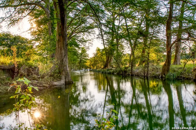 166 CYPRESS FALLS RD Utopia, TX 78884