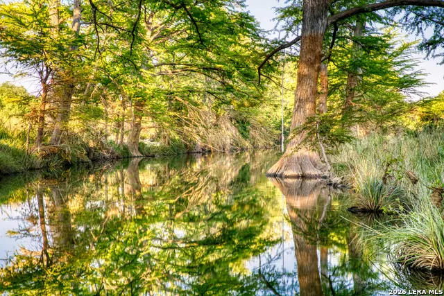 166 CYPRESS FALLS RD Utopia, TX 78884
