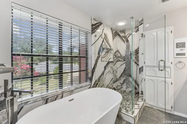 14806 Circle J Trl Helotes, TX 78023