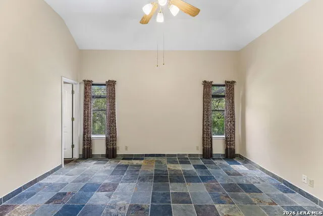 14806 Circle J Trl Helotes, TX 78023