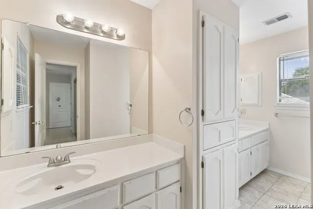 14806 Circle J Trl Helotes, TX 78023