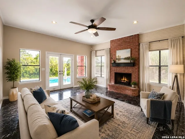 14806 Circle J Trl Helotes, TX 78023