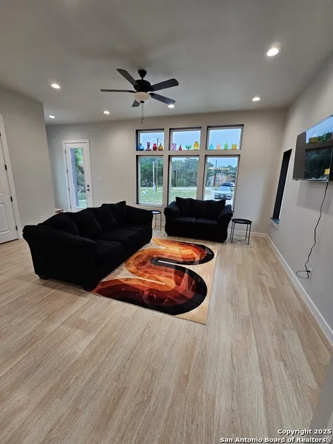 1963 GREEN HILL DR Canyon Lake, TX 78133