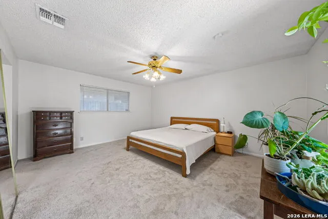 5902 Northgap St Windcrest, TX 78239