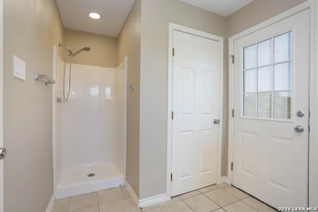 693 Snake Pipe Creek, TX 78063