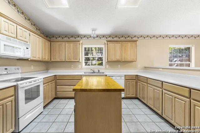 434 Vicksburg Ave Kerrville, TX 78028