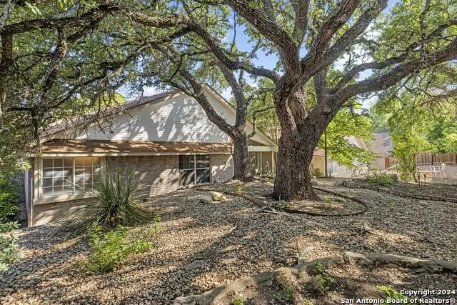 434 Vicksburg Ave Kerrville, TX 78028