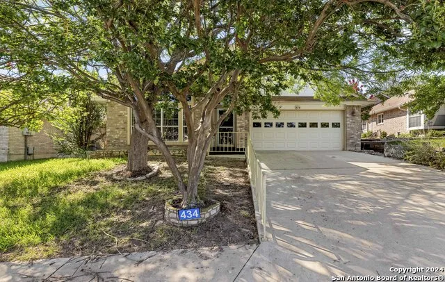 434 Vicksburg Ave Kerrville, TX 78028
