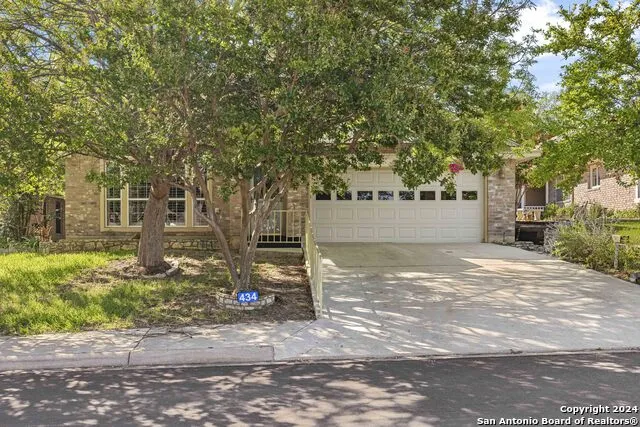 434 Vicksburg Ave Kerrville, TX 78028
