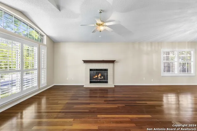 434 Vicksburg Ave Kerrville, TX 78028