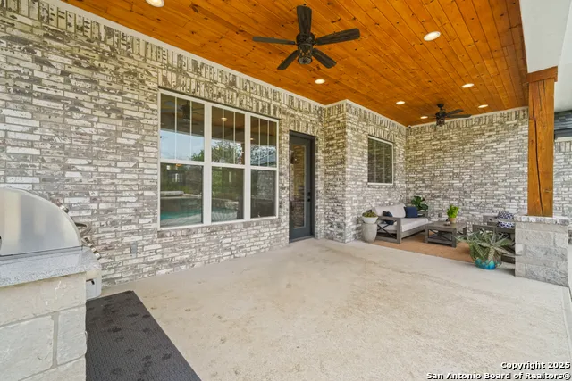 1348 Mystic Shores Spring Branch, TX 78070