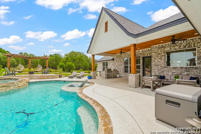 1348 Mystic Shores Spring Branch, TX 78070