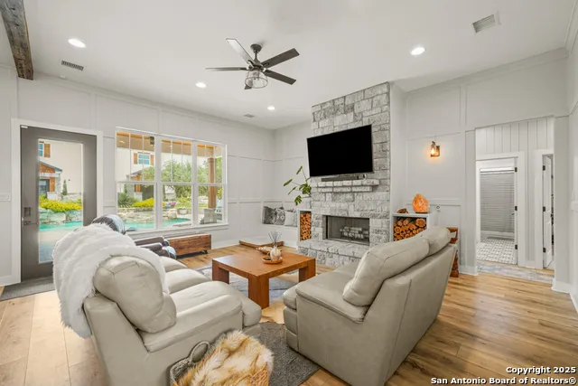1348 Mystic Shores Spring Branch, TX 78070