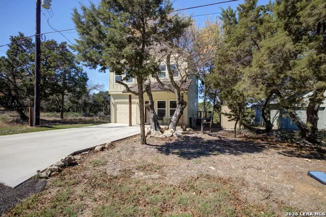 1577 Whispering Hills Canyon Lake, TX 78133