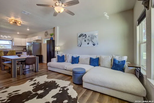 1577 Whispering Hills Canyon Lake, TX 78133