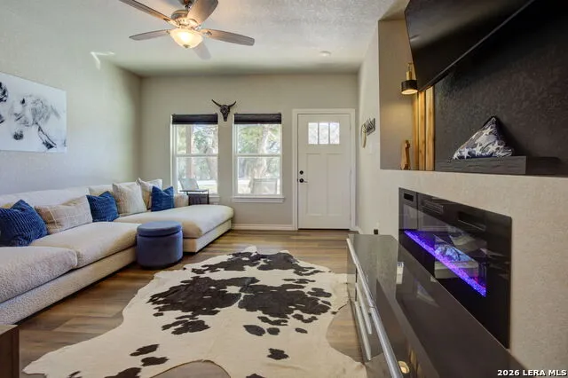 1577 Whispering Hills Canyon Lake, TX 78133