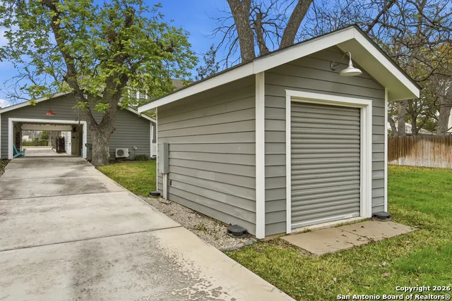 524 Getty Uvalde, TX 78801