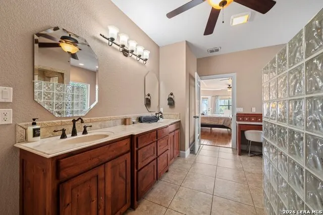 852 Crossbow Canyon Lake, TX 78133