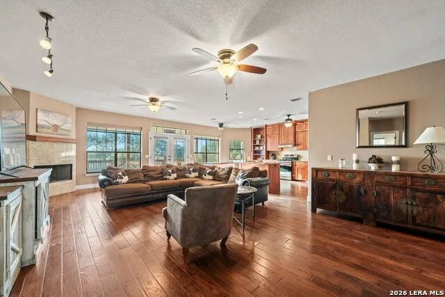 852 Crossbow Canyon Lake, TX 78133