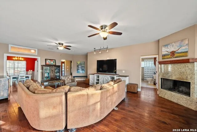852 Crossbow Canyon Lake, TX 78133