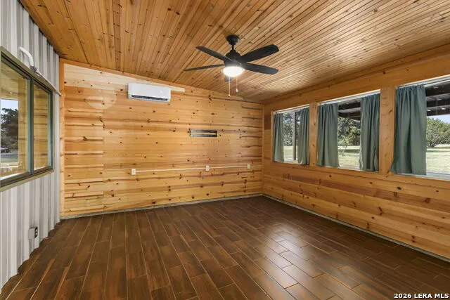 1892 Thunder Creek Rd Utopia, TX 78884