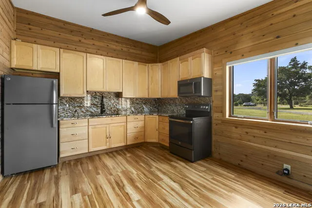 1892 Thunder Creek Rd Utopia, TX 78884