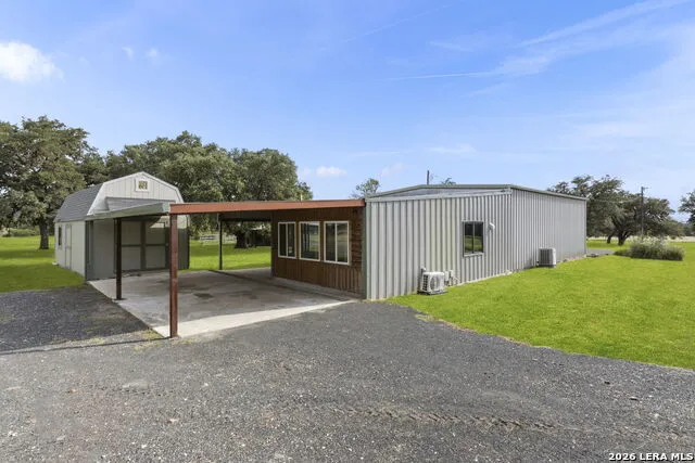 1892 Thunder Creek Rd Utopia, TX 78884