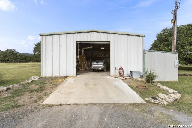 1892 Thunder Creek Rd Utopia, TX 78884