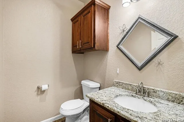 1005 County Road 678 Natalia, TX 78059