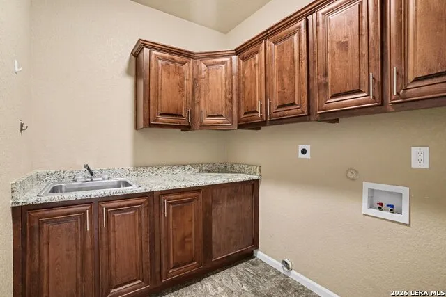 1005 County Road 678 Natalia, TX 78059