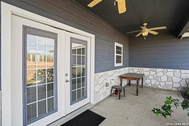 1005 County Road 678 Natalia, TX 78059