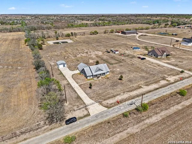 1005 County Road 678 Natalia, TX 78059