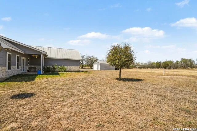 1005 County Road 678 Natalia, TX 78059