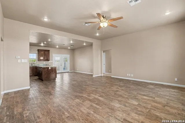 1005 County Road 678 Natalia, TX 78059