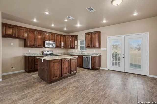 1005 County Road 678 Natalia, TX 78059