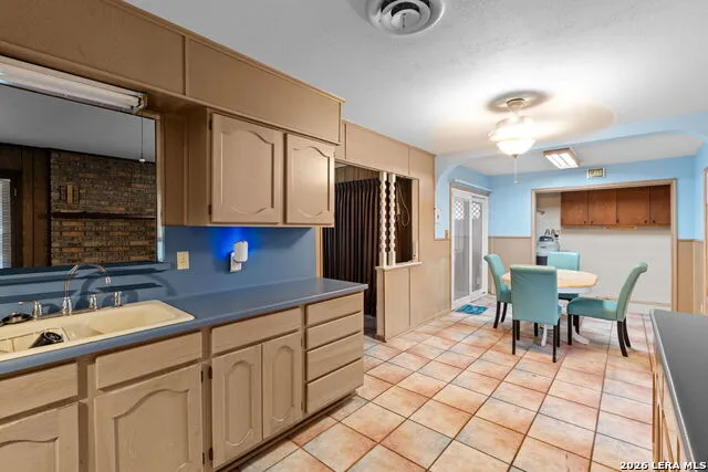 105 Scott Ave Universal City, TX 78148