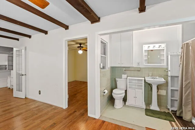 105 Scott Ave Universal City, TX 78148