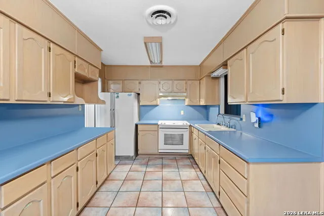 105 Scott Ave Universal City, TX 78148
