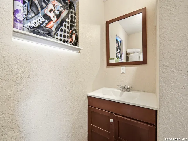 179 Howle Ave San Antonio, TX 78223