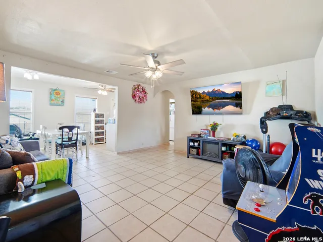 179 Howle Ave San Antonio, TX 78223