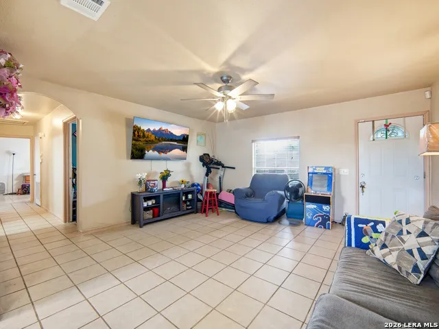 179 Howle Ave San Antonio, TX 78223