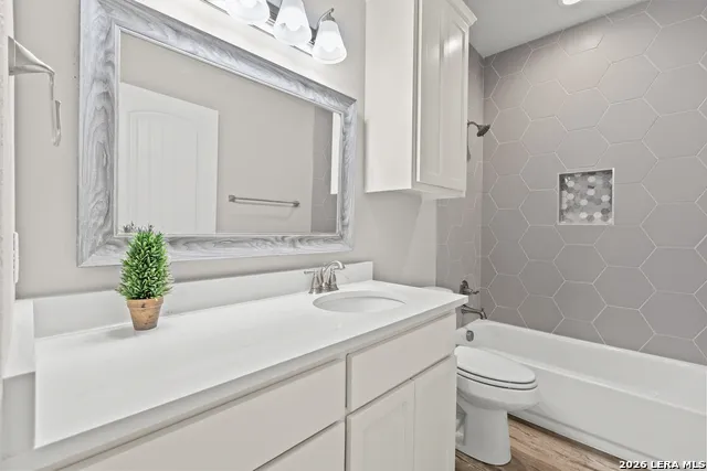 1361 Yaupon Fischer, TX 78623
