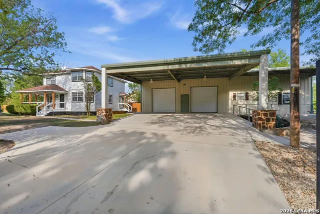 10130 Obrien Atascosa, TX 78002
