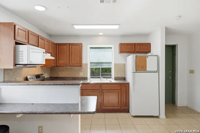 10130 Obrien Atascosa, TX 78002