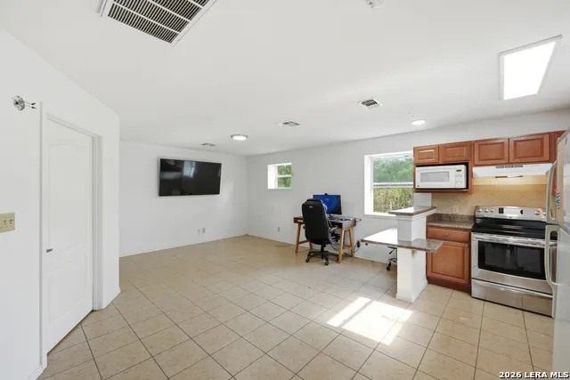 10130 Obrien Atascosa, TX 78002